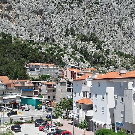 Apartment Max Omiš Exteriör bild